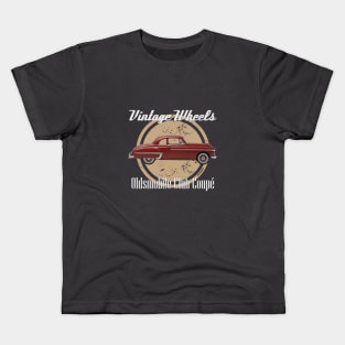 Vintage Wheels - Oldsmobile Club Coupe Kids T-Shirt